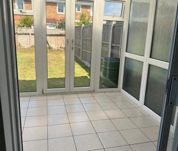 3 bedroom semi-detached house to rent - Photo 6