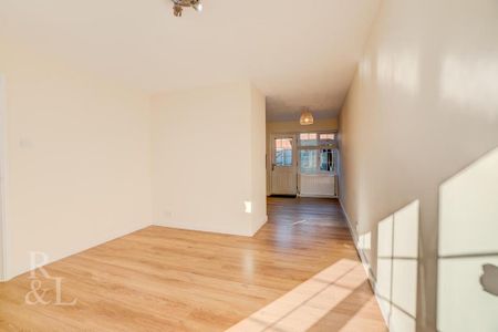 2 bedroom townhouse to rent - Photo 2