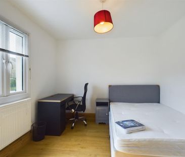 Staplefield Drive, Brighton - Photo 4