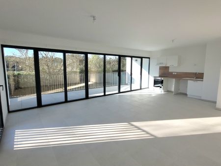 Location Appartement 3 pièces 78m² AIX EN PROVENCE 13100 - Photo 2