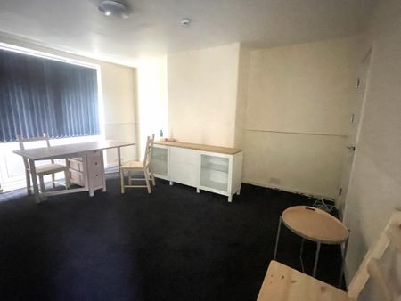 5 bedroom semi-detached house to rent - Photo 3