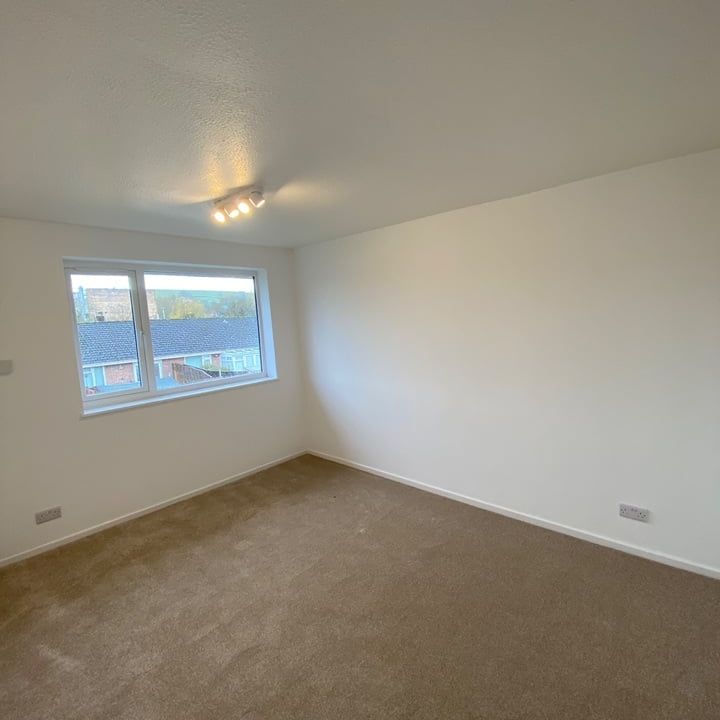 3 Bed Terraced House, Paddock Garden, BS14 - Photo 1