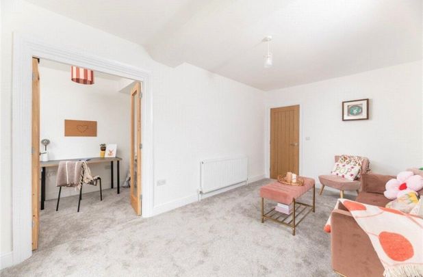 4 Bed Detached House, College Road, LS27 - Photo 1