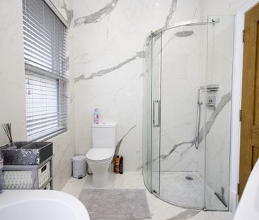 2 bed flat to rent in Alton Road, BH14 - Photo 3