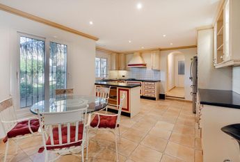 5 bedroom luxury Villa for rent in Marbella Del Este, Andalusia