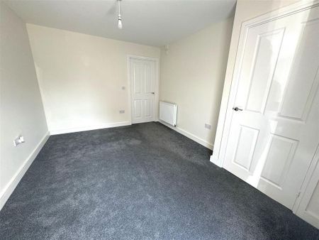2 bedroom end of terrace house to rent - Photo 2