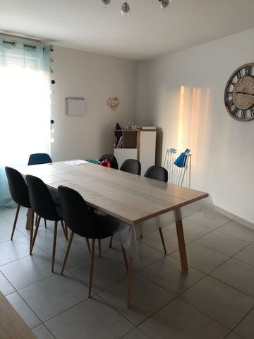 Location Appartement 3 pièces 89m² NOYELLES SOUS LENS 62221 - Photo 2