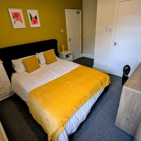 1 bedroom in a house share to rent - Photo 3