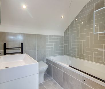 3 Bed Flat, Culverden Road, SW12 - Photo 6