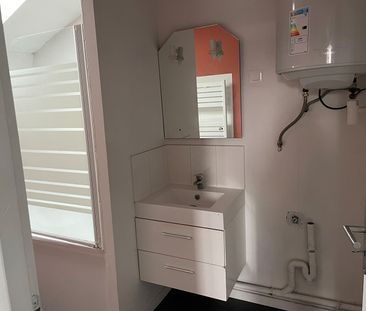Location Appartement 2 pièces 38m² LAMBERSART 59130 - Photo 2