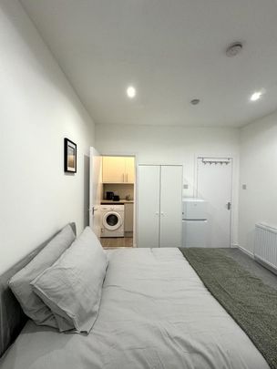 Studio Flat, Aberdour Street, G31 - Photo 1