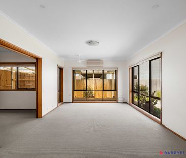 Spacious Family Home in Prime Cowes Location – Available for Perman... - Photo 4