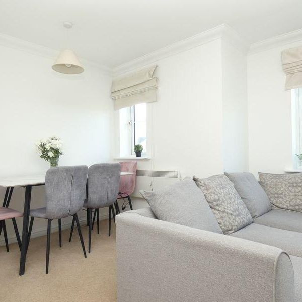 2 bedroom flat to rent - Photo 1