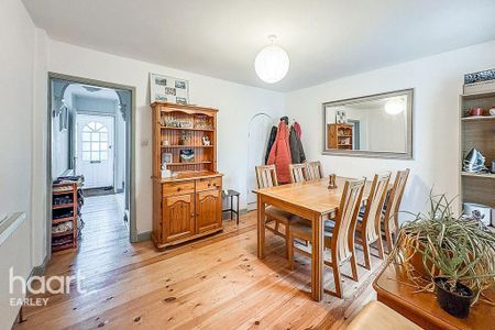 4 bedroom terraced house to rent - Photo 2