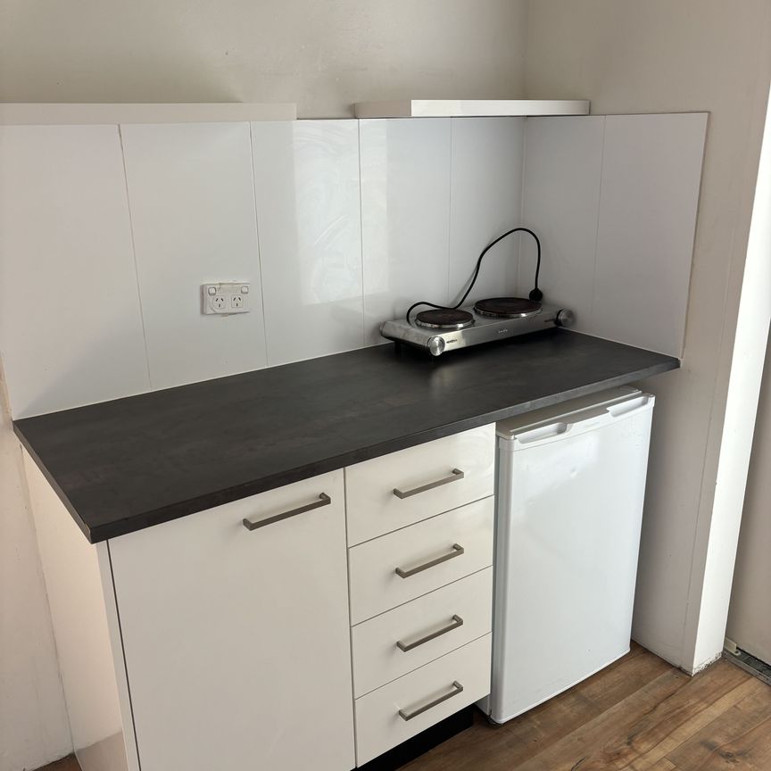 Affordable Beach Side Accommodation - Photo 2