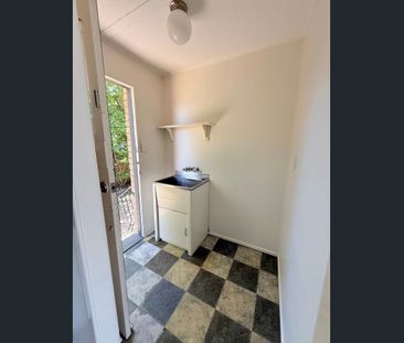 Perfect Location! - Photo 2