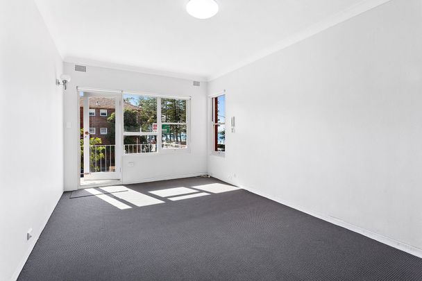 Beachfront Apartment in Prime Brighton-Le-Sands Location - Photo 1