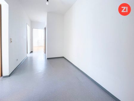 Einbau einer Küche möglich! 3- Zimmer Wohnung mit Loggia und Parkplatz! - Foto 4