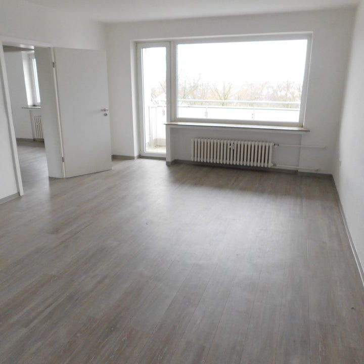 Zum Einzug bereit mit Balkon! Ideal als junge Familie! - Foto 1