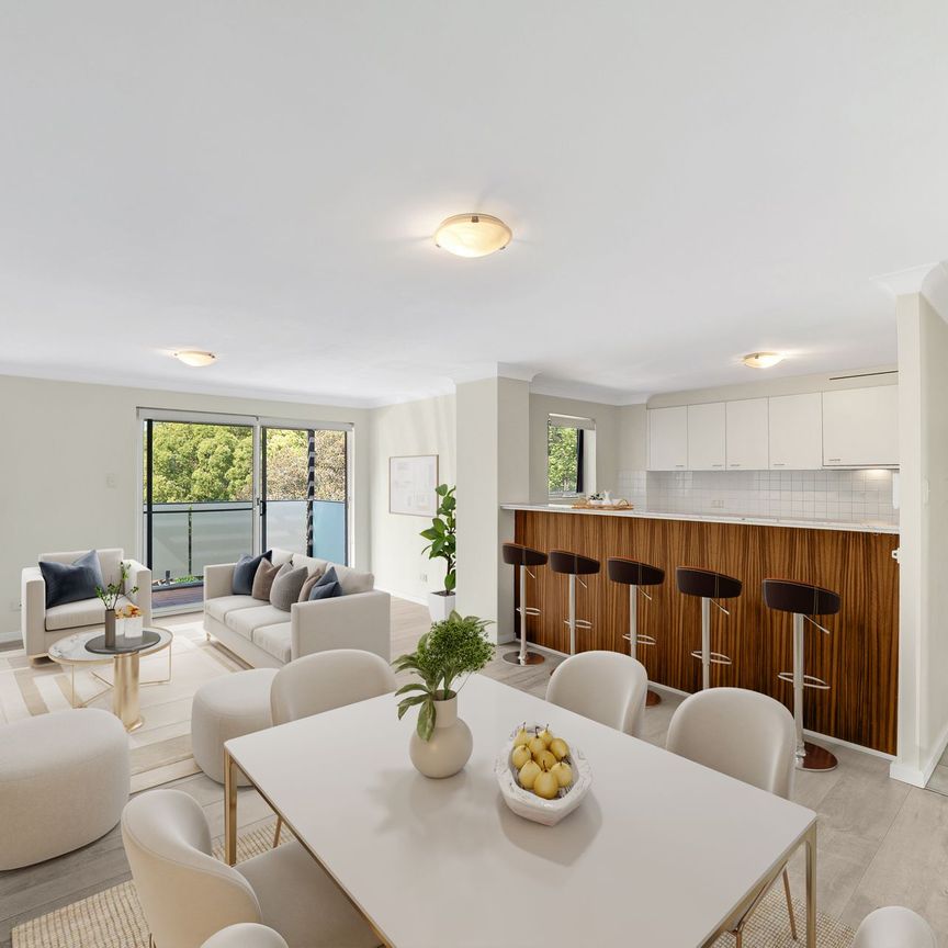 Leafy Luxury & Resort Living – Oversized Apartment in Premier Kensington Complex - Photo 1