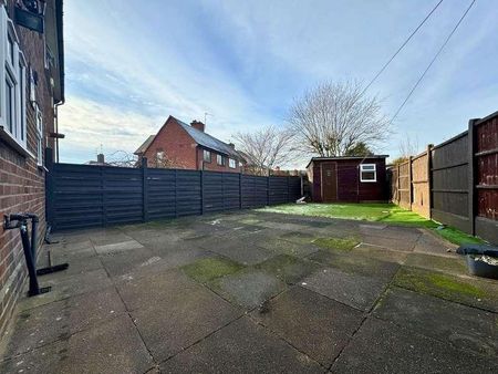 Westminster Road, West Bromwich, B71 - Photo 3