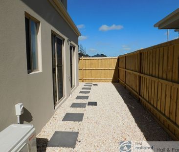 30 Lavender Road, Officer - Photo 2