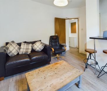 3 bedroom maisonette to rent - Photo 1