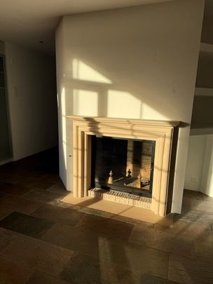 3 1/2-Zimmer-Maisonette-Wohnung mit traumhafter Weitsicht mitten im Golfparadies - Photo 1