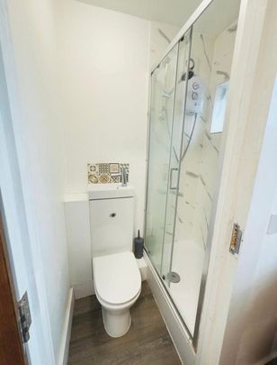 Room in a Shared House, Mora Road, NW2 - Photo 1