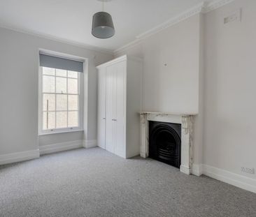 3 Bed Flat - Photo 5