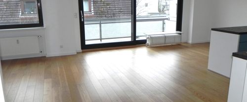 GROSSZÜGIG in WALLE! Hochwertig modernisierte 3-Zimmer-Wohnung mit Balkon und offener Einbauküche in sehr gepflegter Wohnanlage in ruhiger Seitenstrasse - Foto 1