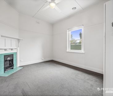 206 Urquhart Street, Ballarat Central VIC 3350 - House For Rent | D... - Photo 2