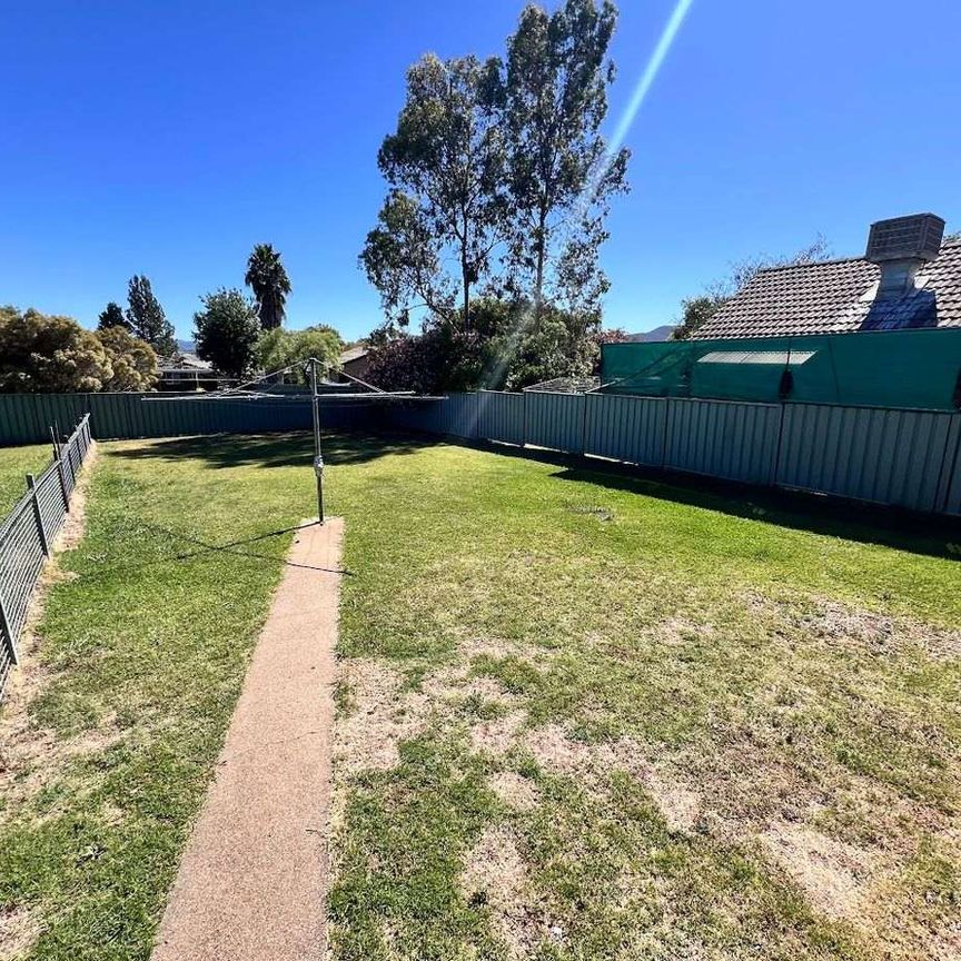 For Lease: Charming 2-Bedroom House in South Tamworth - $350/week - Photo 1