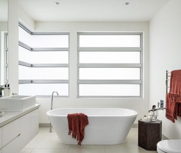 Luxury Low-Maintenance Living in Prime Brighton Location - Photo 4