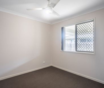 Perfect location opposite Gainsborough State School! - Photo 5