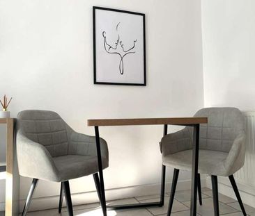 Bed Student Flat, LN1 - Photo 1