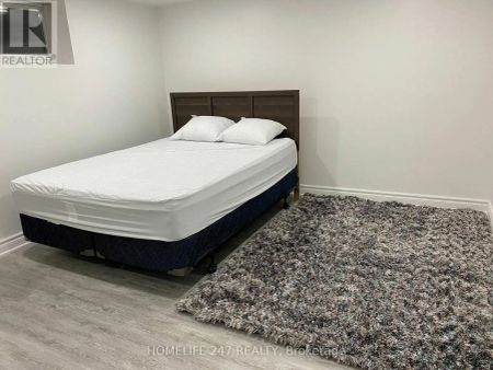 50 PANMURE CRESCENT N - Photo 5