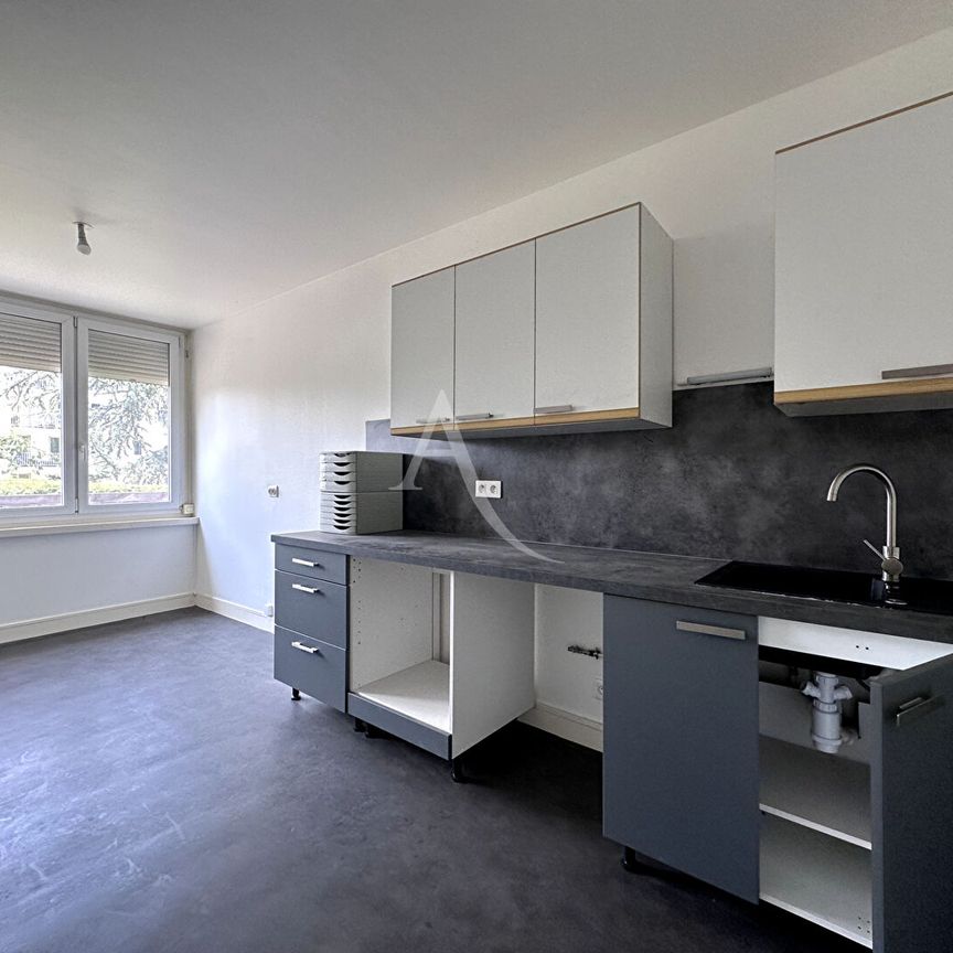 Location Appartement 3 pièces 73m² - Photo 1