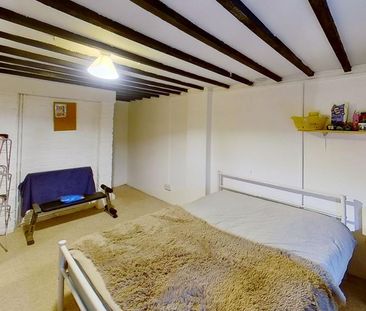 5 bedroom semi-detached house to rent - Photo 4