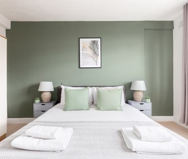 2 Bed Flat, Hamlet Court, W6 - Photo 6