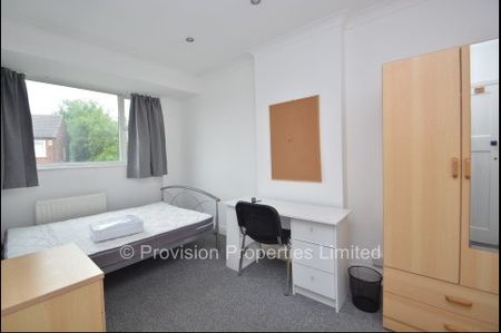 4 Bedroom Houses Hyde Park - Photo 4