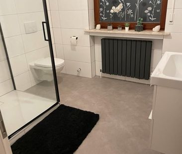 2-ZKB-Dachgeschosswohnung in zentraler Lage - Photo 5