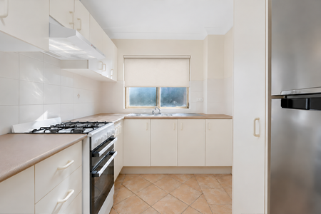 Spacious Two-Bedroom Apartment with Balcony & Two Car Spaces - Photo 2
