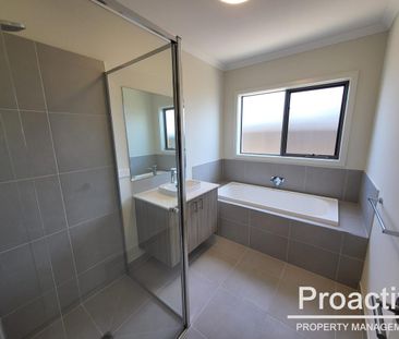 Modern Comfort in the Heart of Tarneit - Photo 3