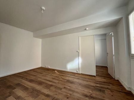 WILSON – T2 RDC SUR COUR – 34.07 M² - Photo 5