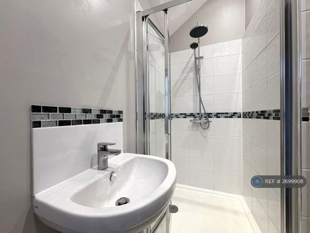 2 bedroom semi-detached house to rent - Photo 5