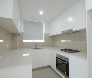 Near New 3 Bedroom Apartment!!! Luxury Living!!! - Photo 1