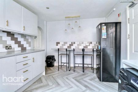 1 bedroom coach house to rent - Photo 5