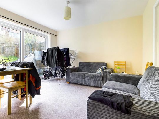 4 bedroom semi-detached house to rent - Photo 1