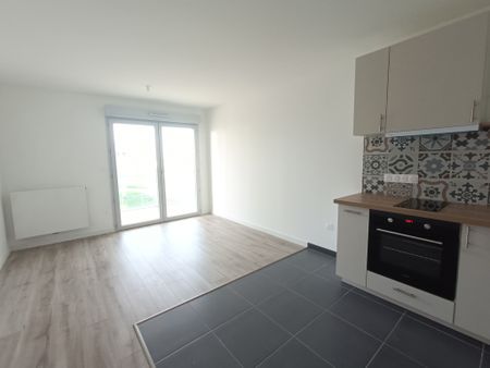 Location Appartement 2 pièces 45m² BEZANNES 51430 - Photo 3